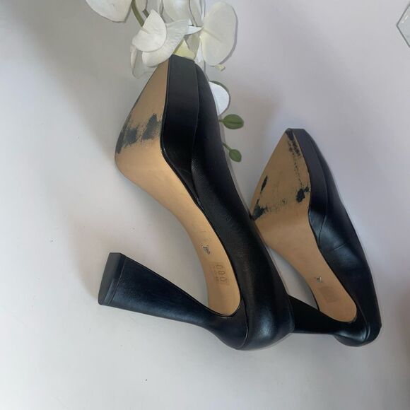 GORGEOUS!!❤️🔥❤️Carrano Sleek & Sexy Black Flared Heels - Picture 12 of 14